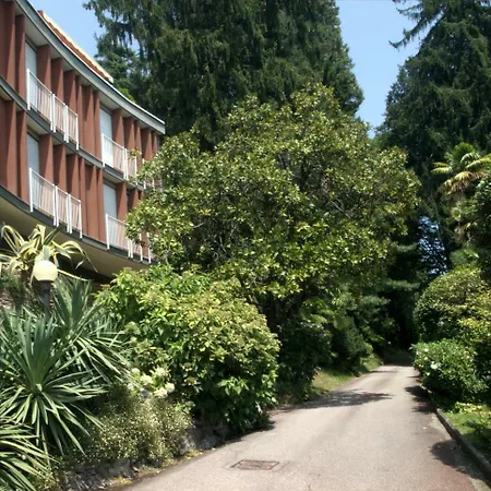 Lago Maggiore La Casa Nel Parco